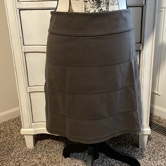 Athleta "Strata" ponte skirt - Picture 9 of 9